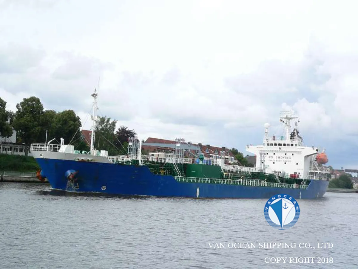 Oil/Chemical tanker for sale