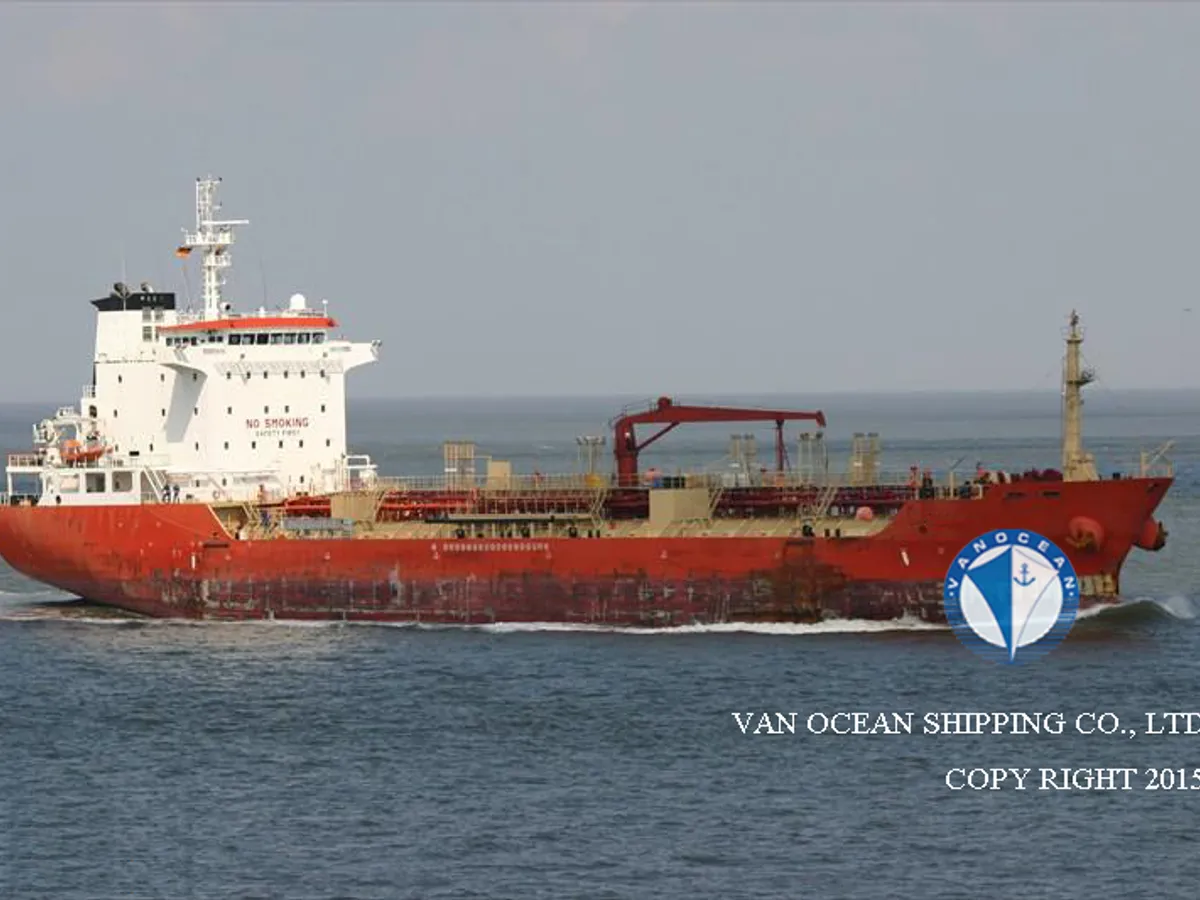 Oil/Chemical tanker for sale