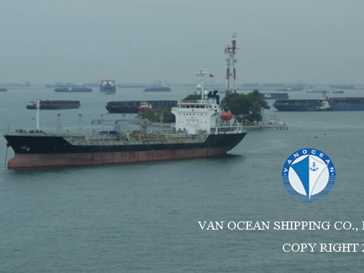 Oil/Chemical tanker for sale