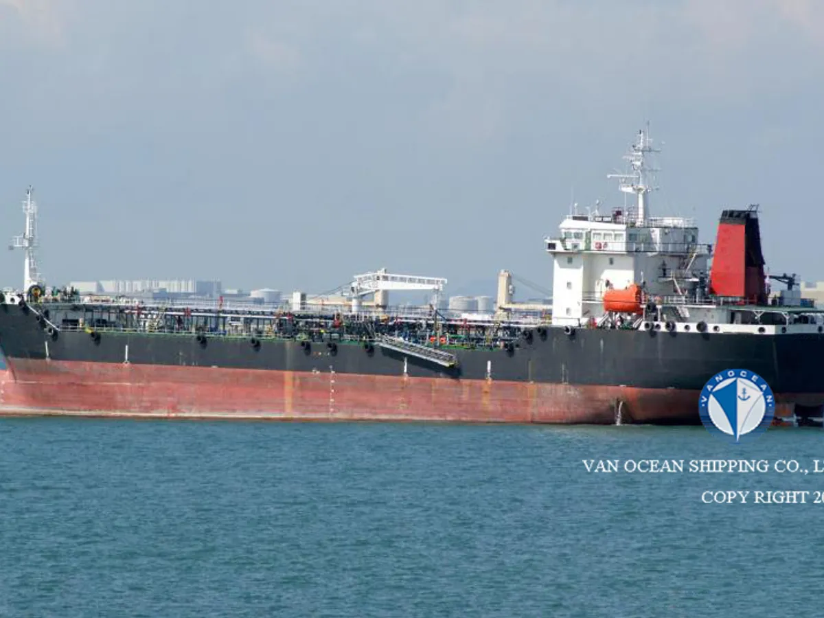Oil/Chemical tanker for sale