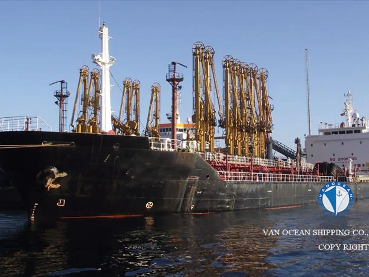 Oil/Chemical tanker for sale