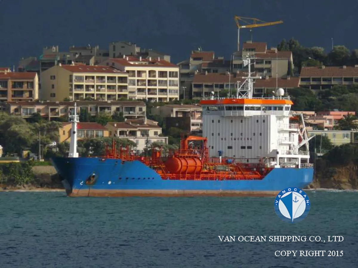 Oil/Chemical tanker for sale