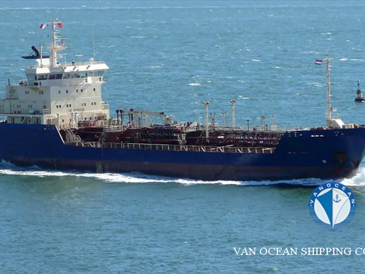 Oil/Chemical tanker for sale