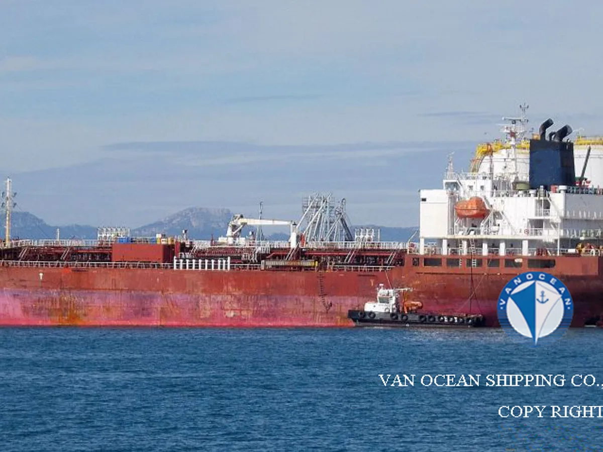 Oil/Chemical tanker for sale