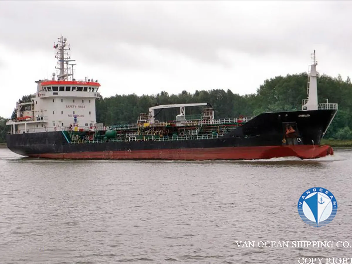 Oil/Chemical tanker for sale