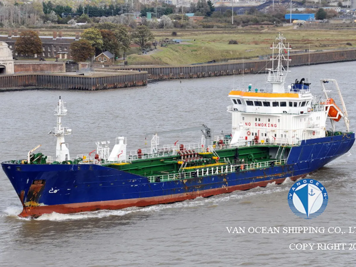 Oil/Chemical tanker for sale