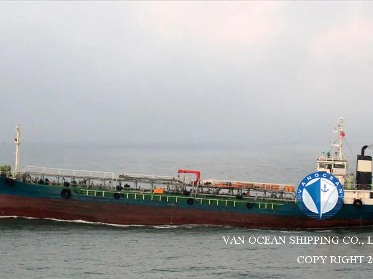 Oil/Chemical tanker for sale