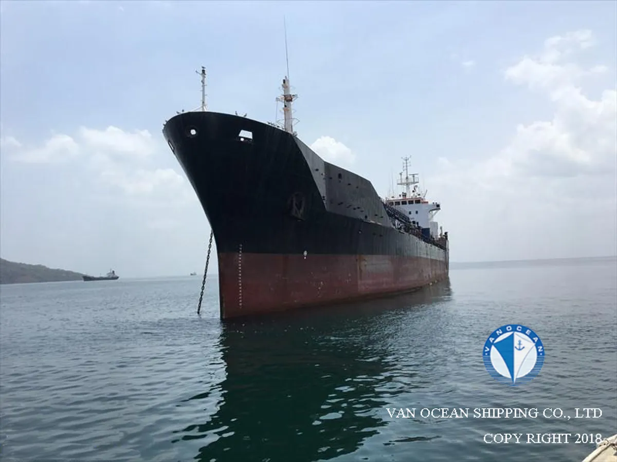 Oil/Chemical tanker for sale