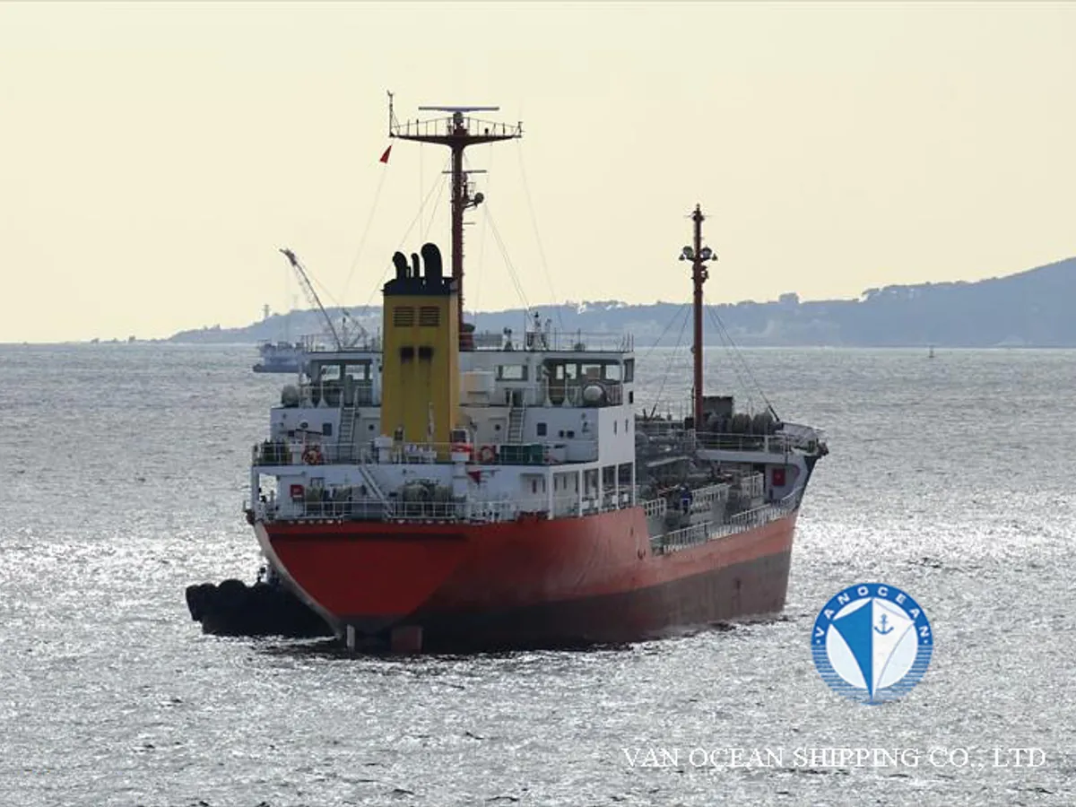 Oil/Chemical tanker for sale