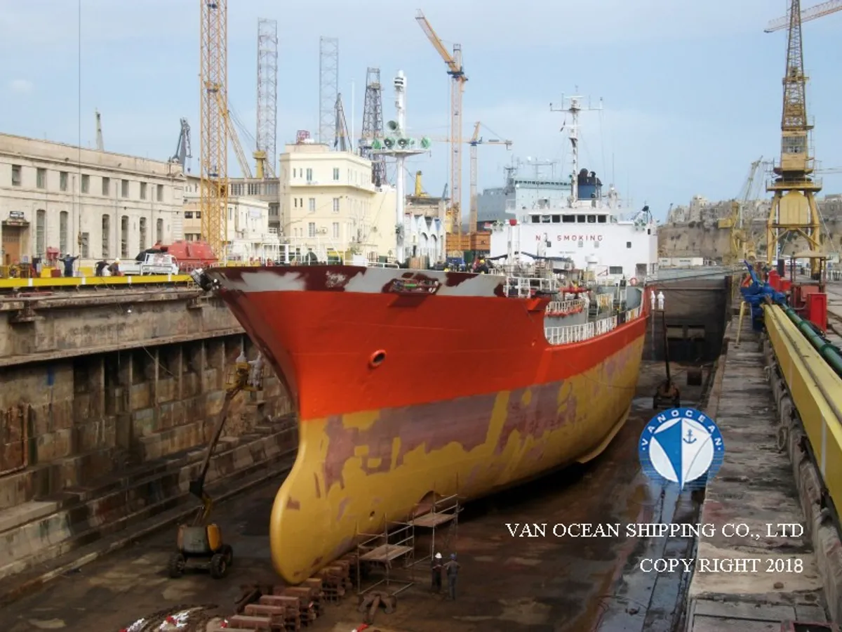 Oil/Chemical tanker for sale