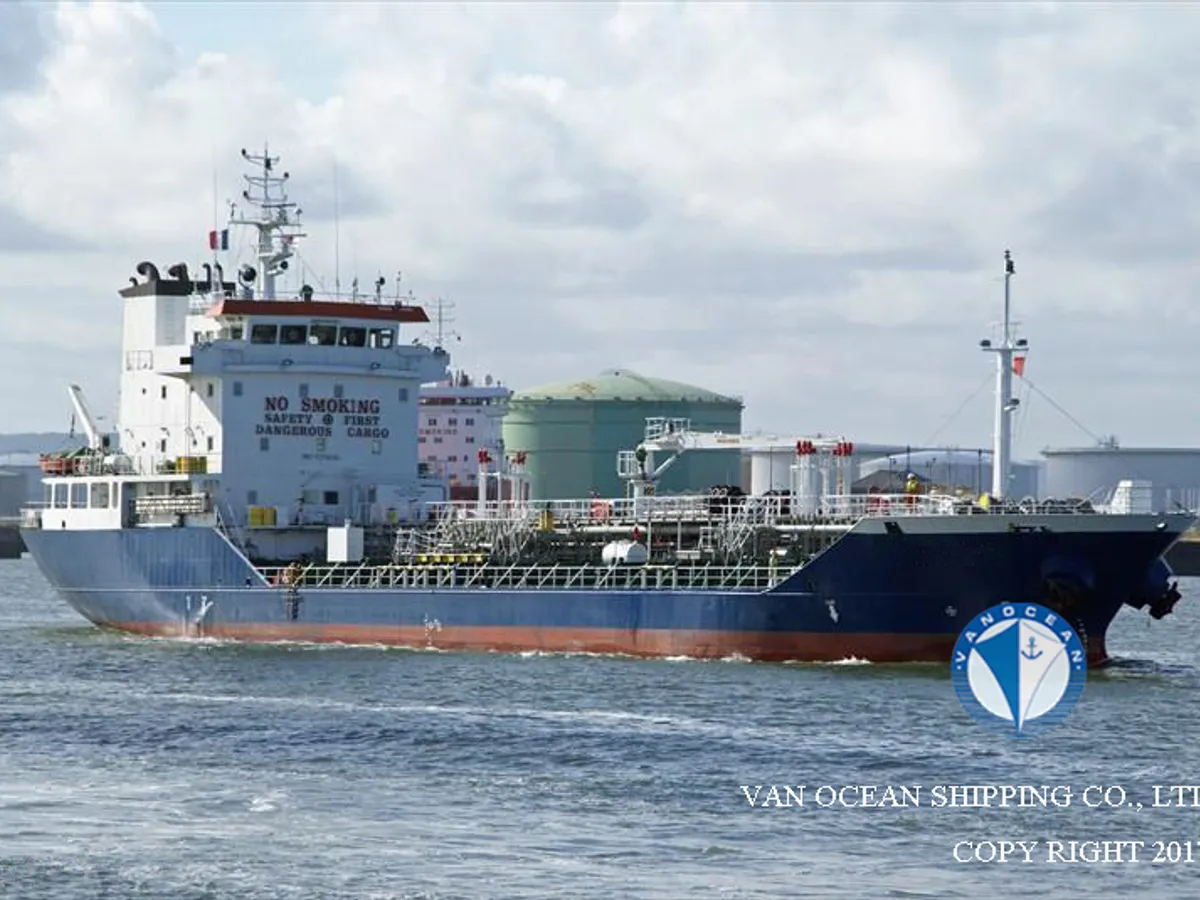 Oil/Chemical tanker for sale