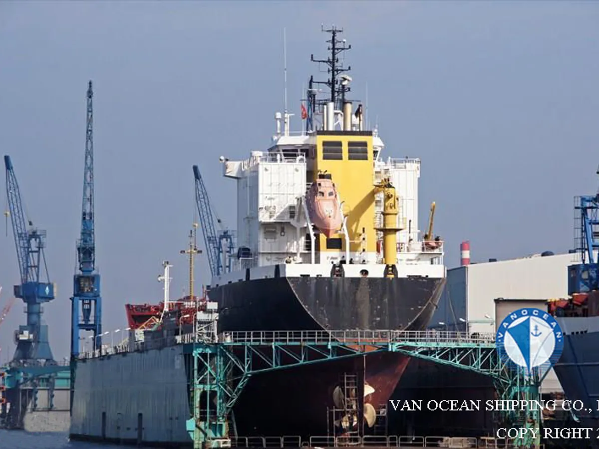 Oil/Chemical tanker for sale