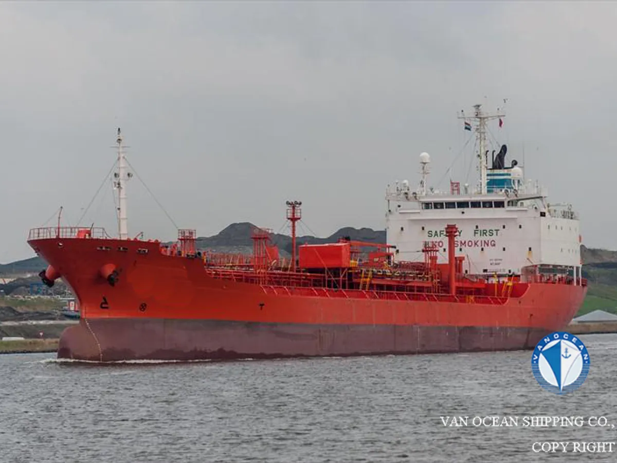 Oil/Chemical tanker for sale
