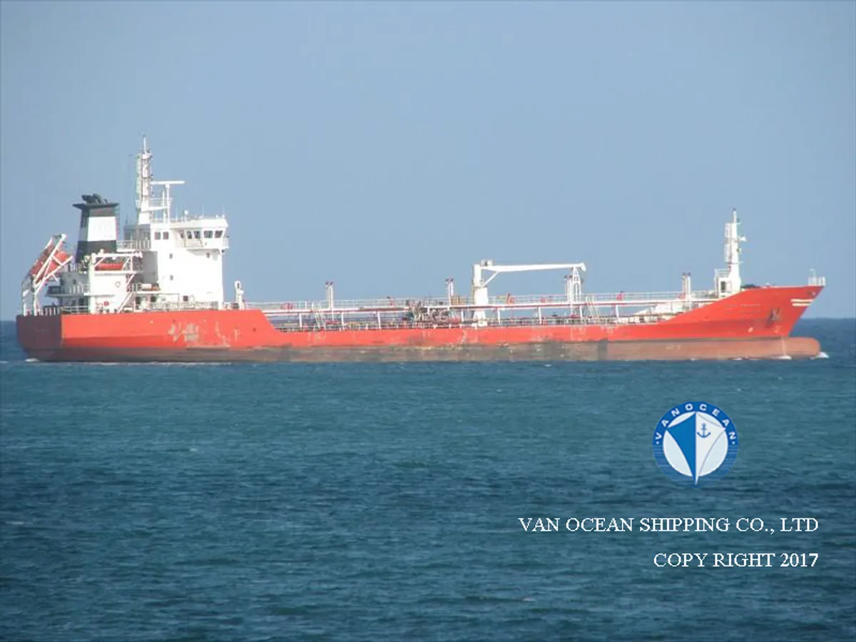 Oil/Chemical tanker for sale