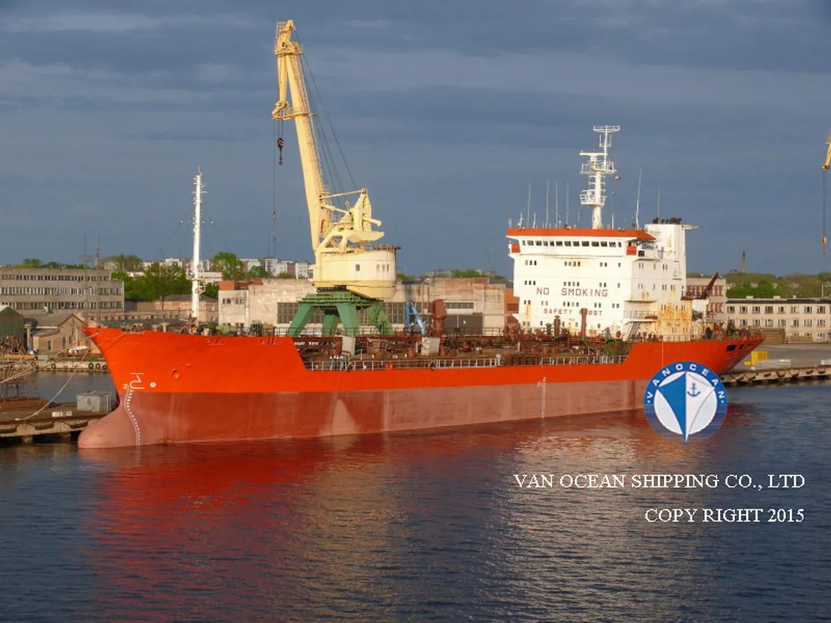 Oil/Chemical tanker for sale