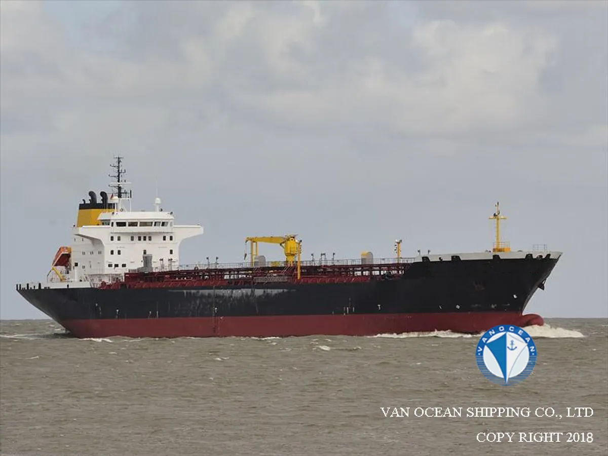 Oil/Chemical tanker for sale