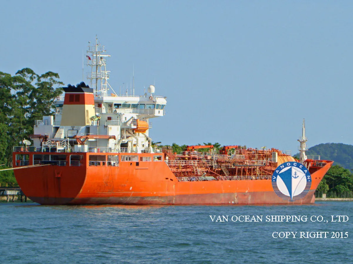 Oil/Chemical tanker for sale