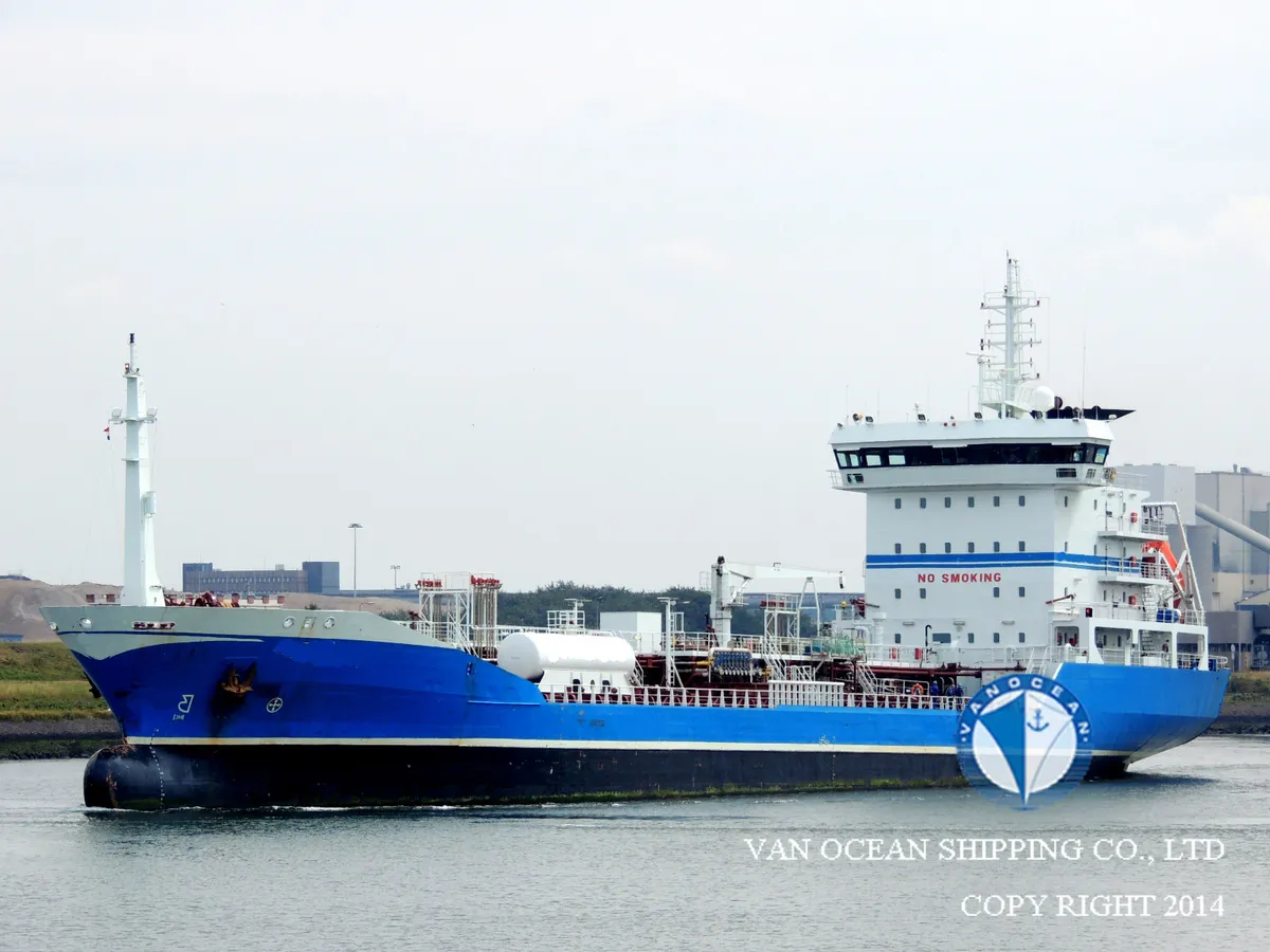 Oil/Chemical tanker for sale