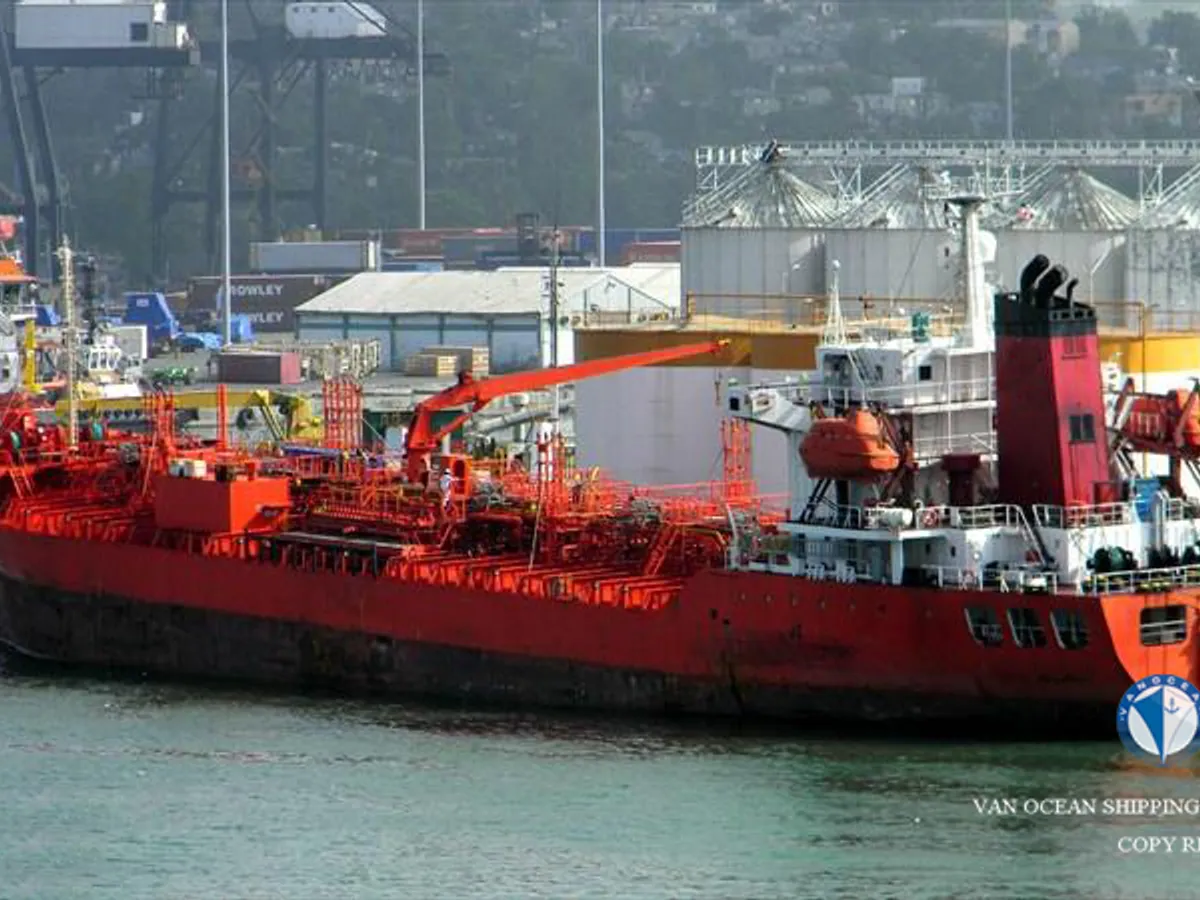 Oil/Chemical tanker for sale