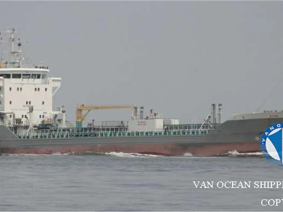 Oil/Chemical tanker for sale