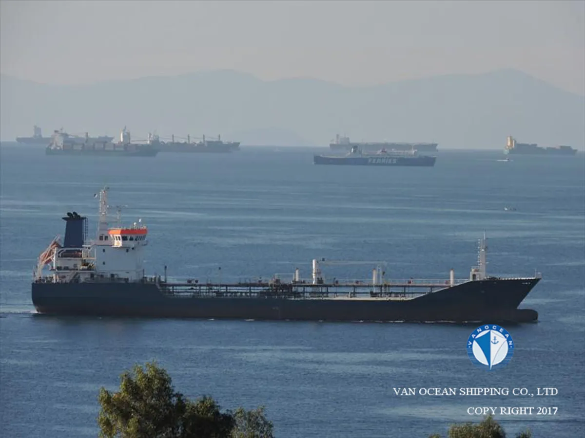 Oil/Chemical tanker for sale