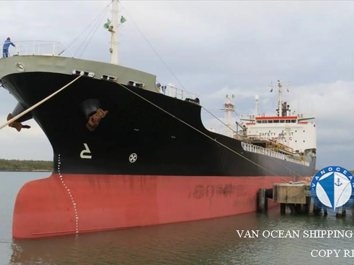 Oil/Chemical tanker for sale
