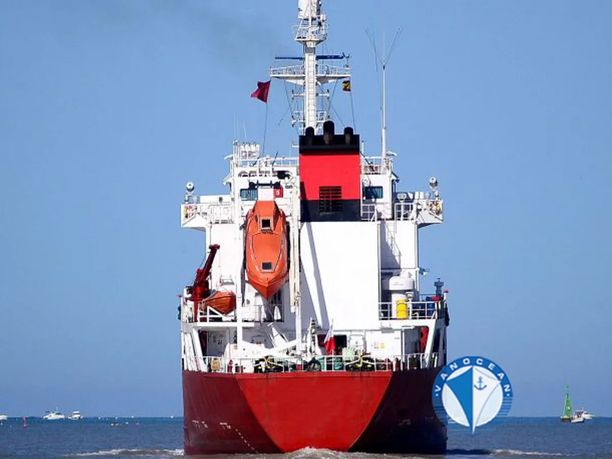 Oil/Chemical tanker for sale