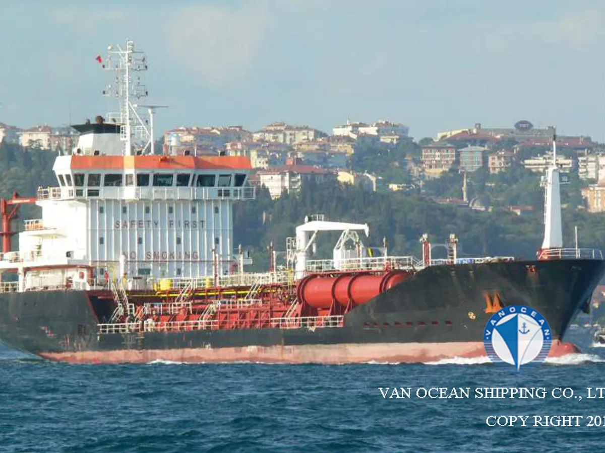 Oil/Chemical tanker for sale