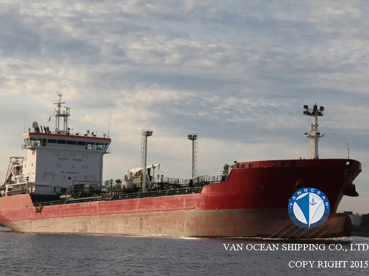 Oil/Chemical tanker for sale