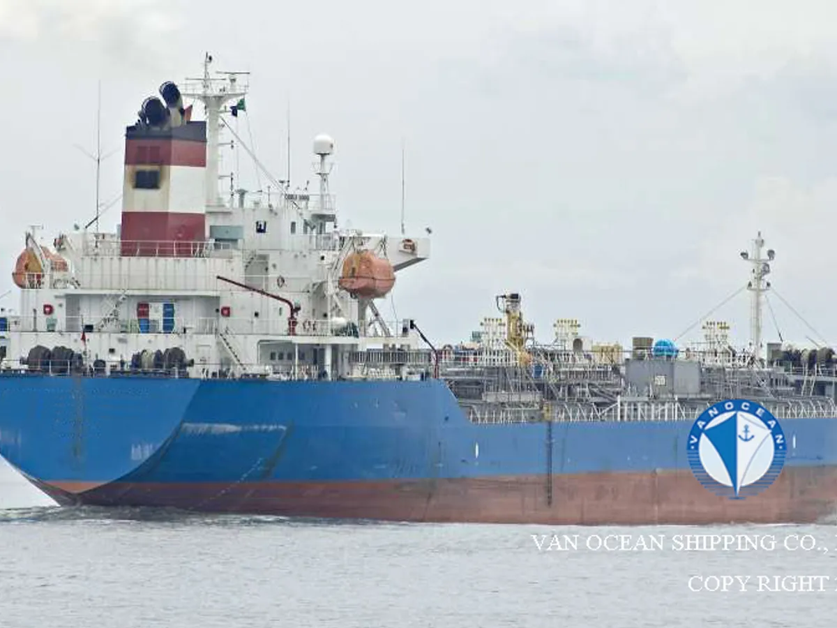 Oil/Chemical tanker for sale