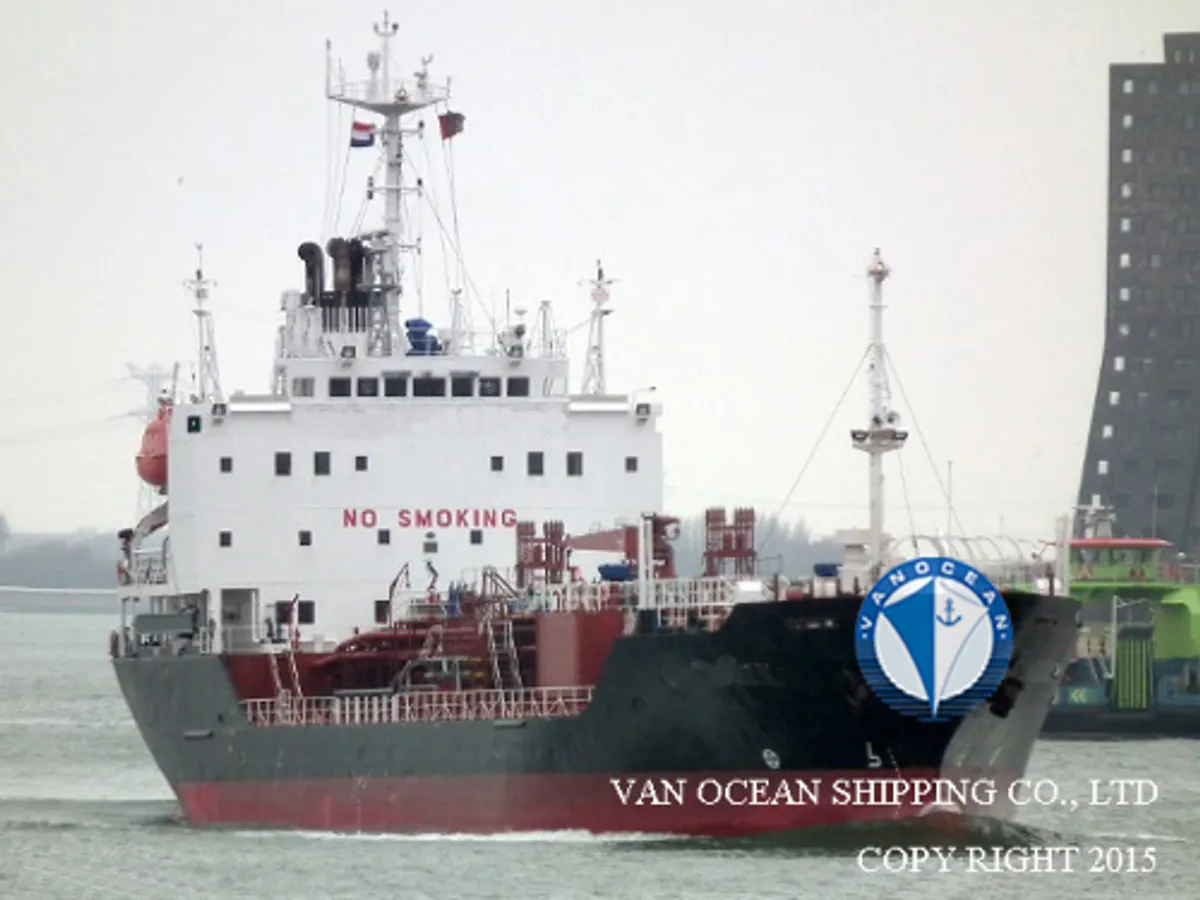 Oil/Chemical tanker for sale