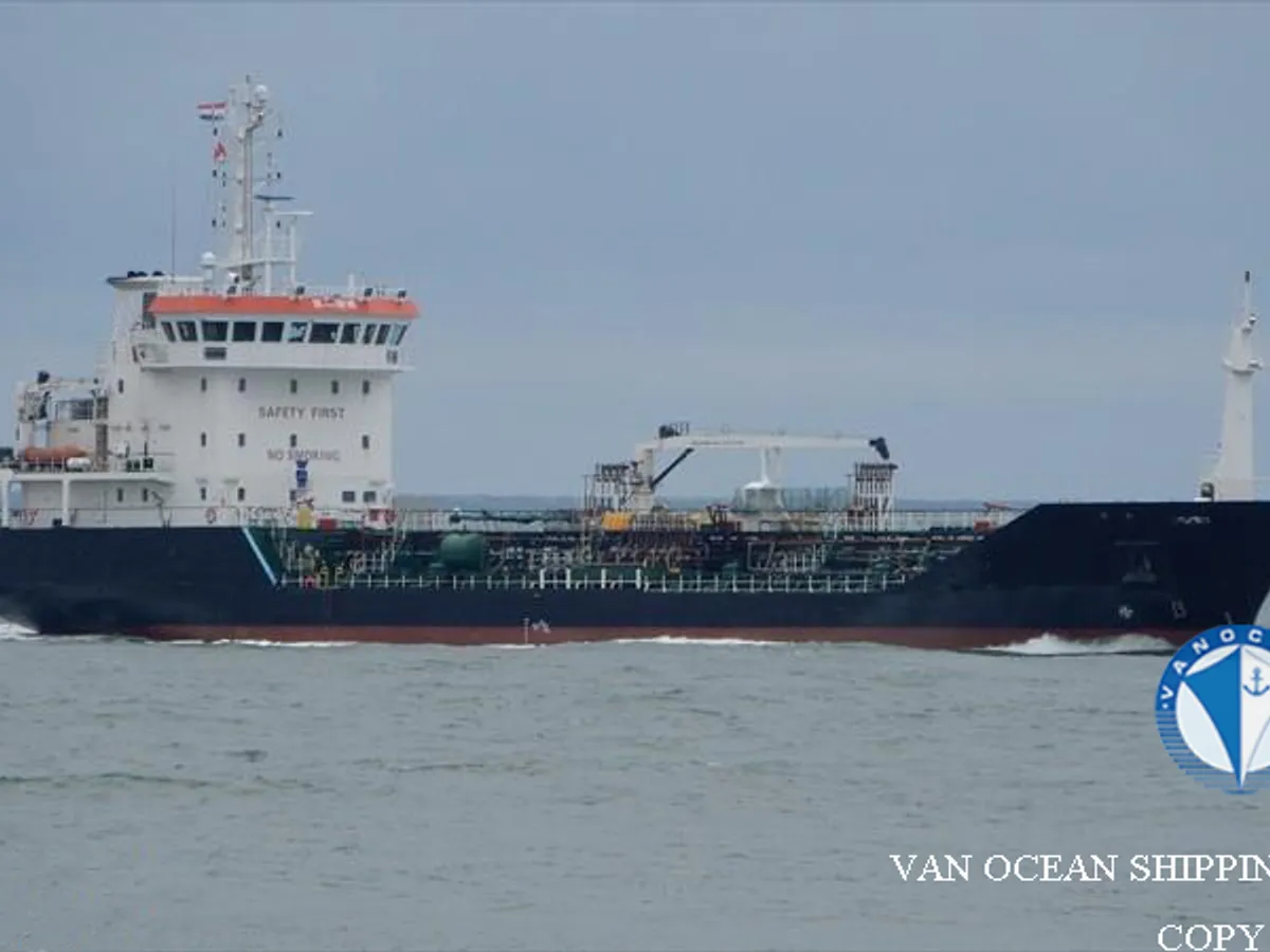 Oil/Chemical tanker for sale