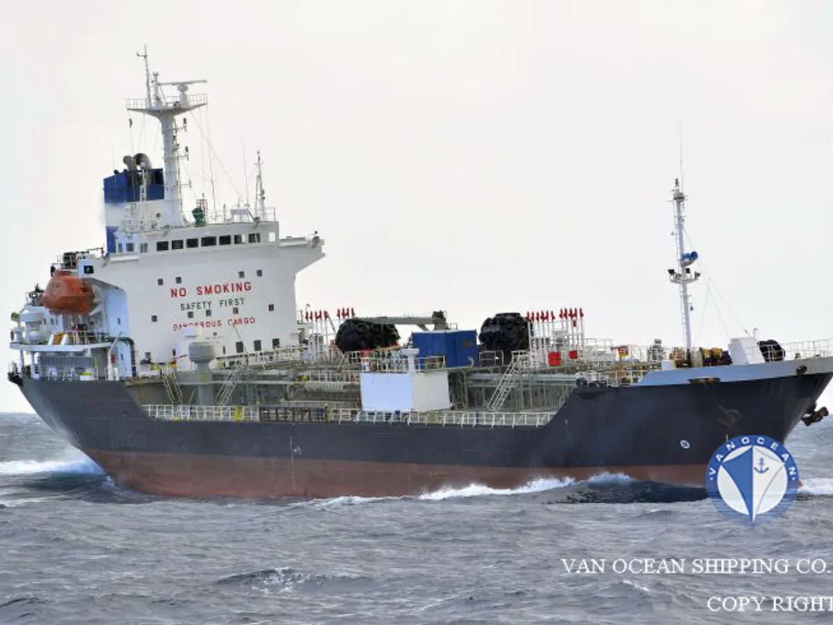 Oil/Chemical tanker for sale