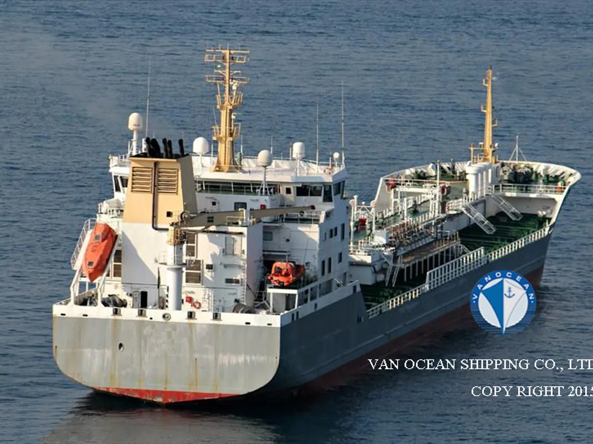 Oil/Chemical tanker for sale