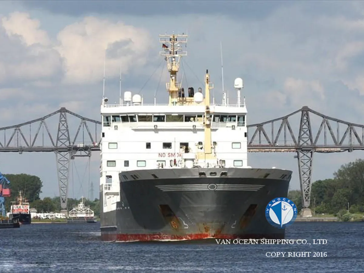 Oil/Chemical tanker for sale