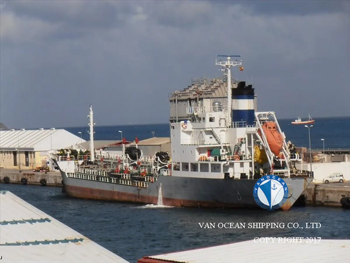Oil/Chemical tanker for sale