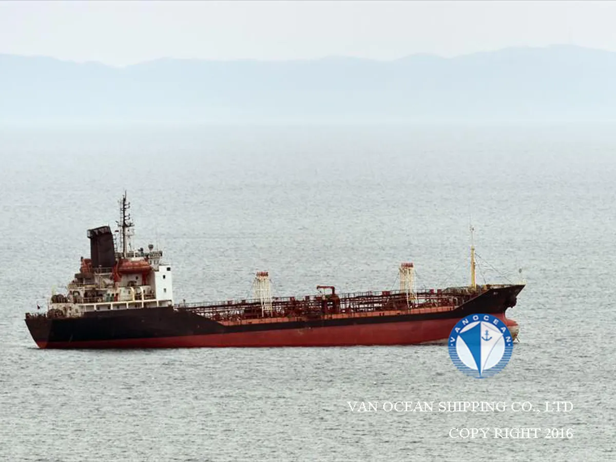 Oil/Chemical tanker for sale