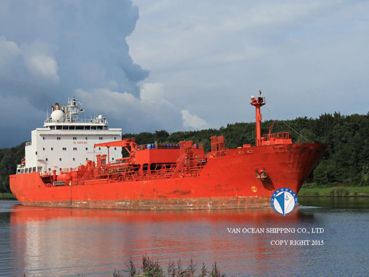 Oil/Chemical tanker for sale