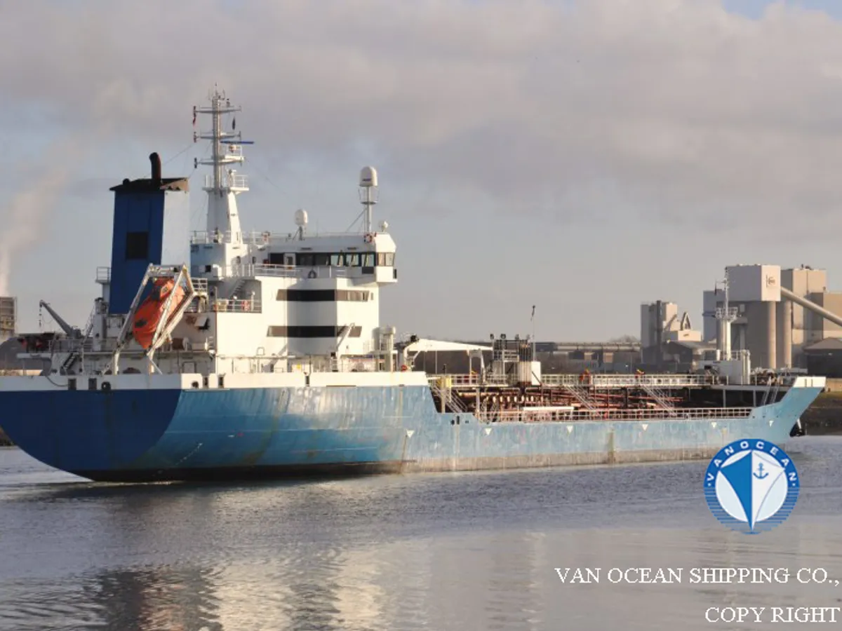 Oil/Chemical tanker for sale
