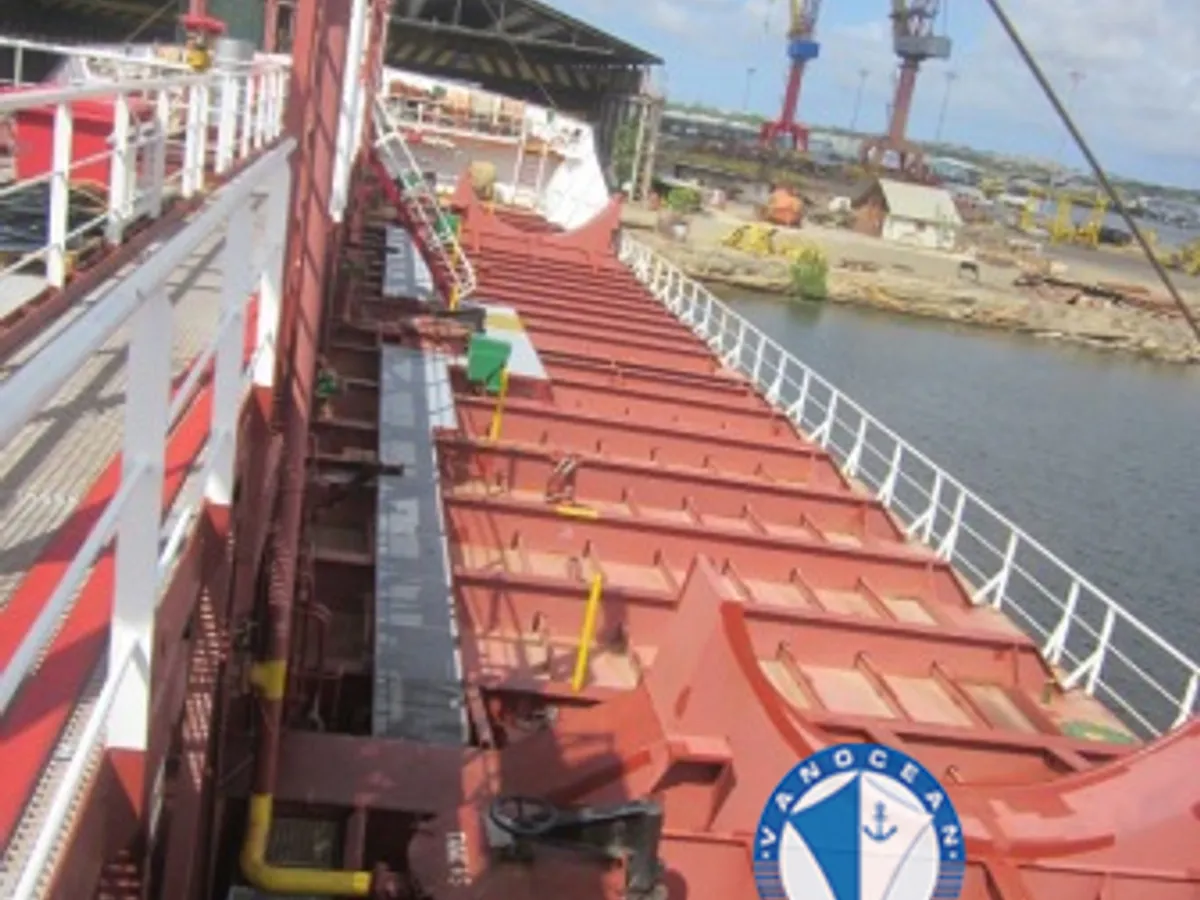 Oil/Chemical tanker for sale