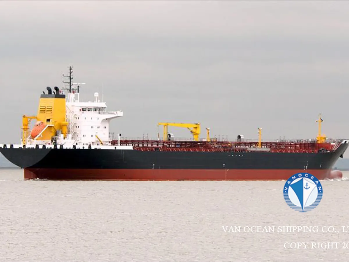 Oil/Chemical tanker for sale