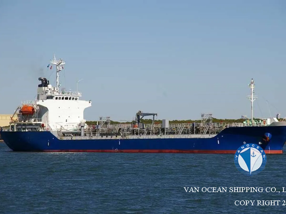 Oil/Chemical tanker for sale