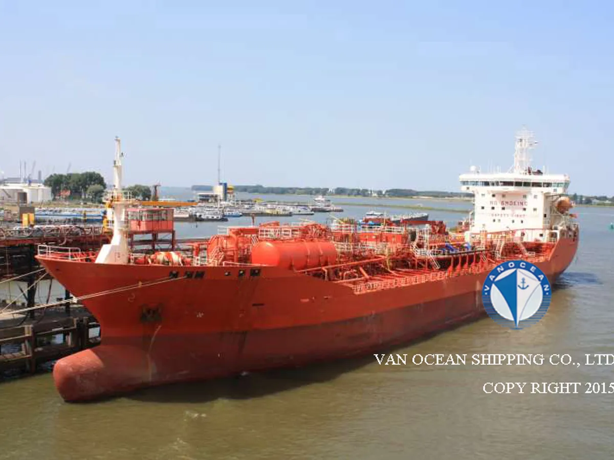 Oil/Chemical tanker for sale
