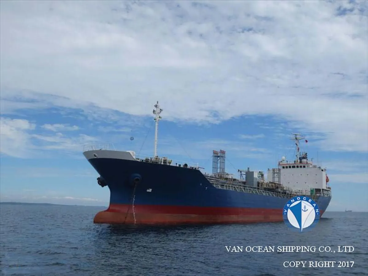 Oil/Chemical tanker for sale