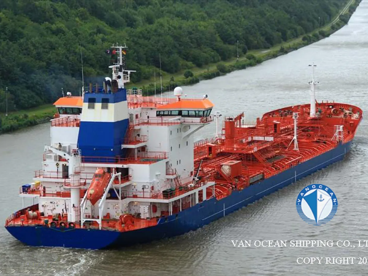 Oil/Chemical tanker for sale