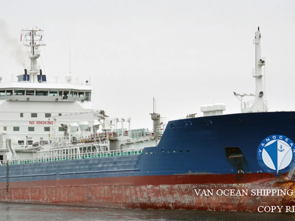 Oil/Chemical tanker for sale