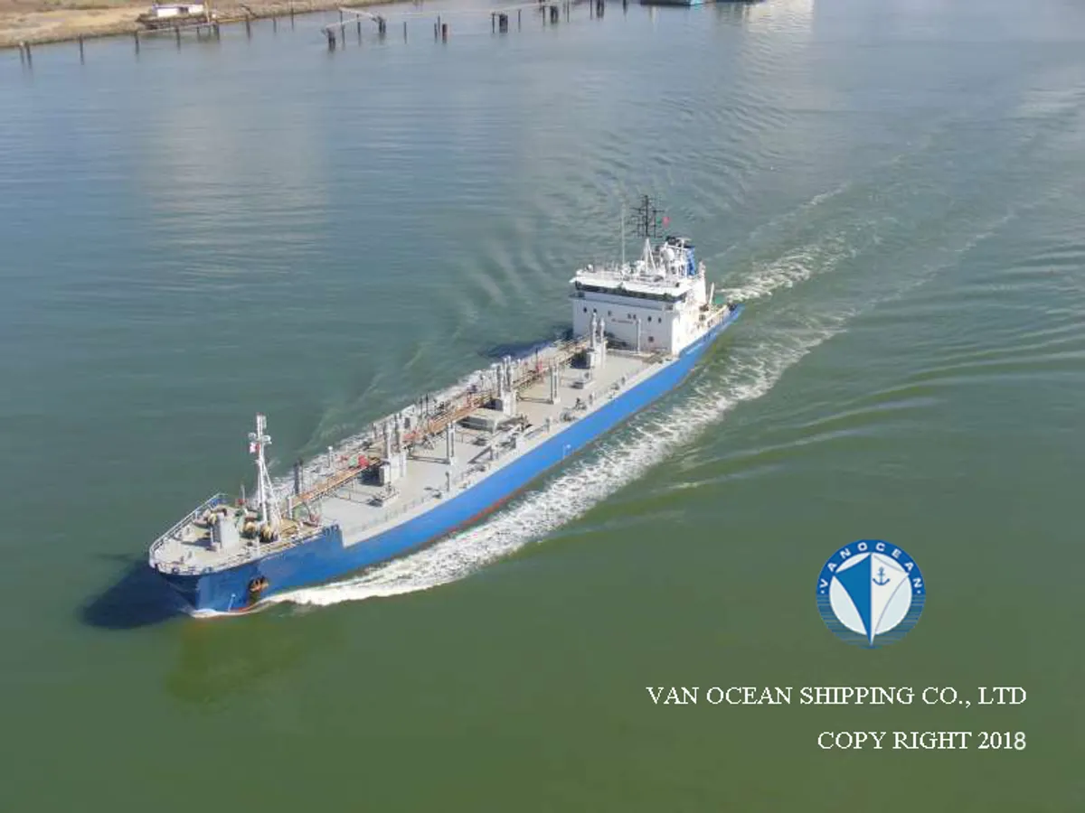 Oil/Chemical tanker for sale