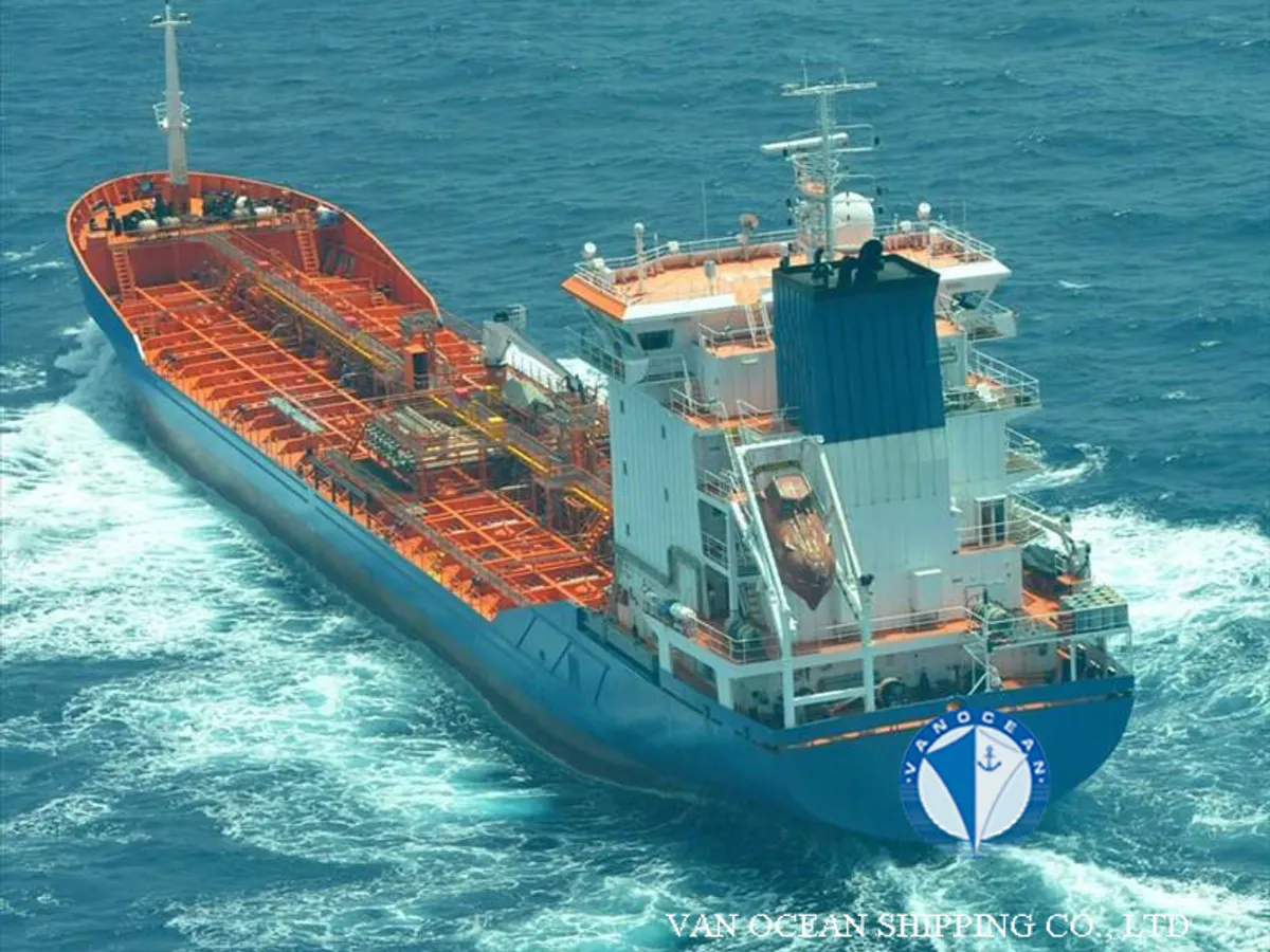 Oil/Chemical tanker for sale