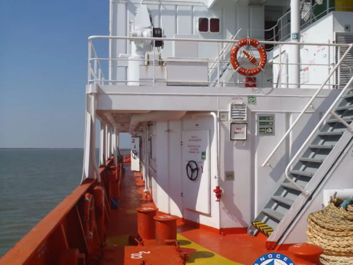 Oil/Chemical tanker for sale