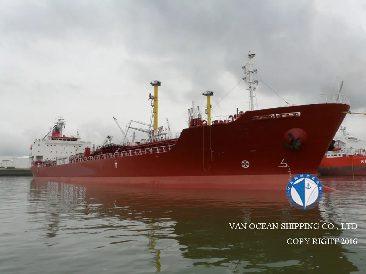 Oil/Chemical tanker for sale